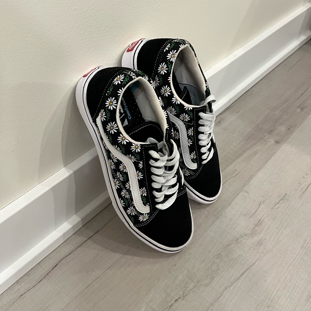 Vans Daisy Print Low Tops